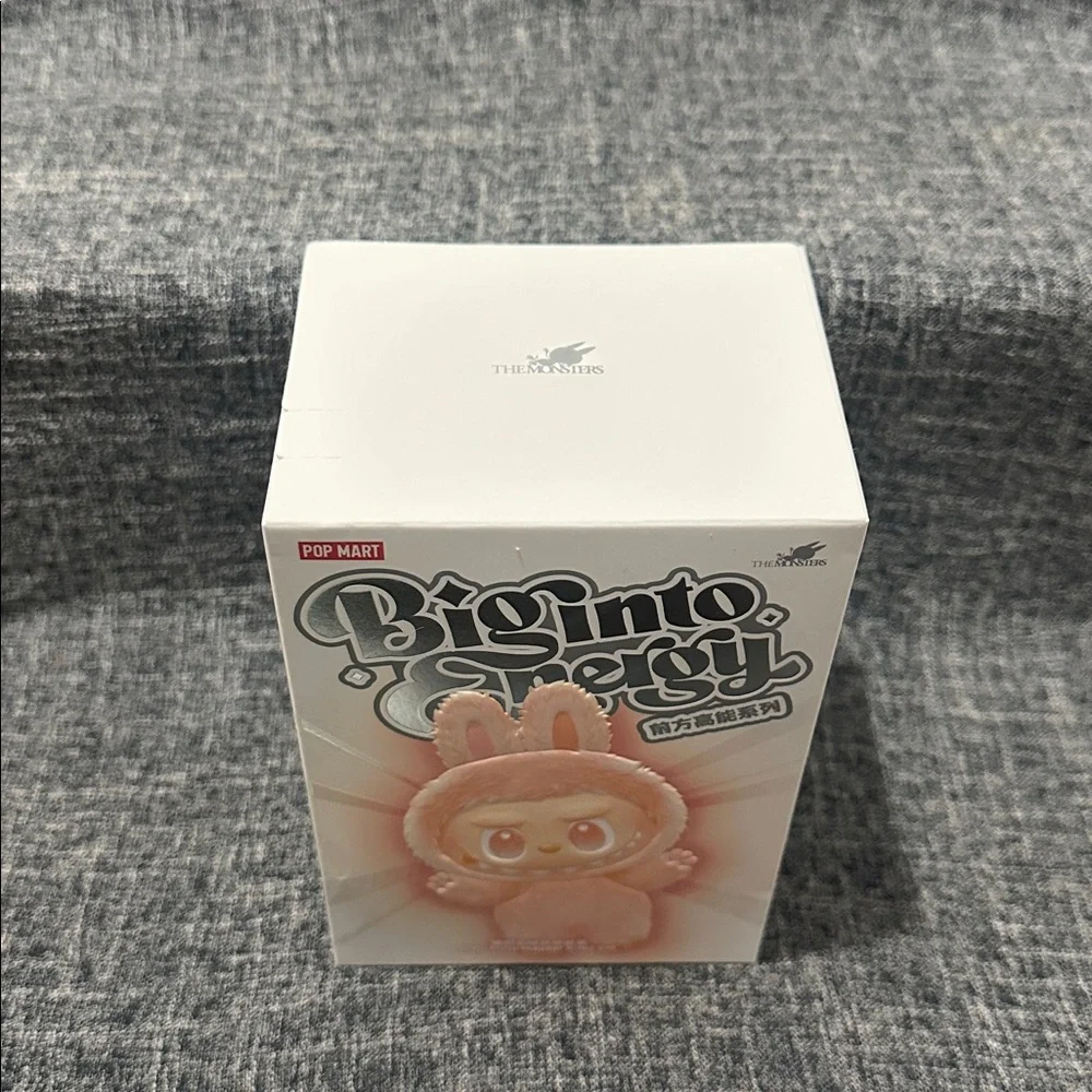 Labubu Big Into Energy Loyalty - Picture 5 of 8